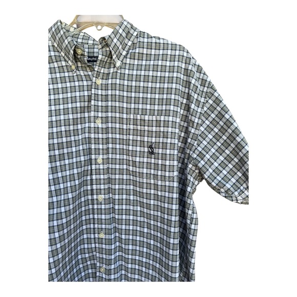 Nautica Gray/White/Black XXL Men’s Plaid Casual Button Down - Picture 5 of 7